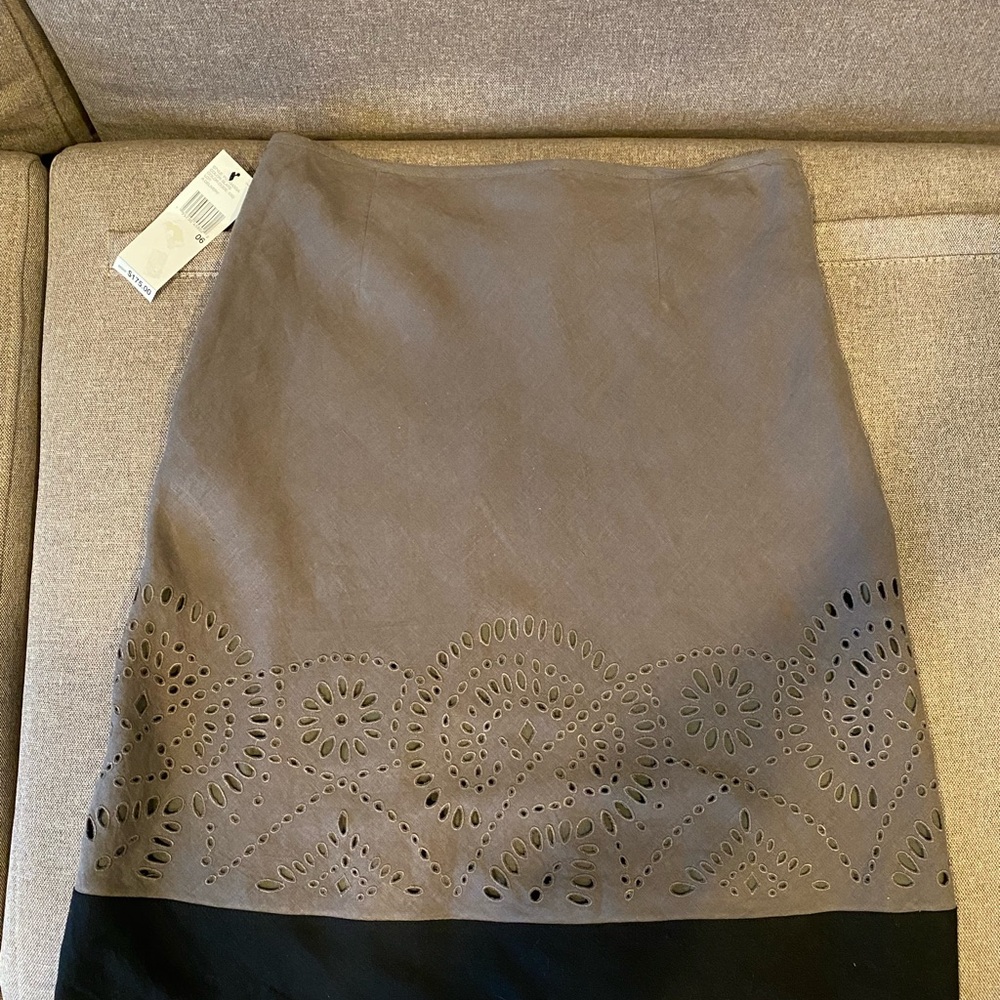DKNY linen brown and black Skirt, size 6, 23 inches long